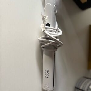 Bondi Boost White Hair Straightener